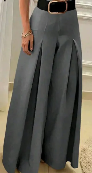 Ho vestiti nuovi taglia 42/44 con una o due indossate