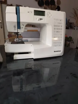 Máquina de coser SilverCrest electrónica