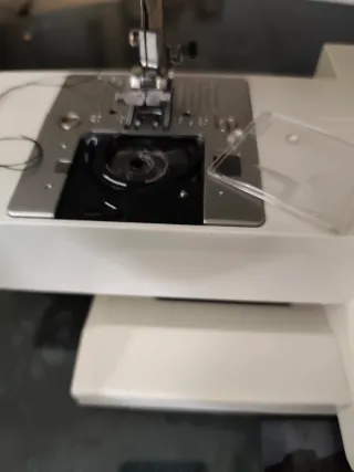 Máquina de coser SilverCrest electrónica