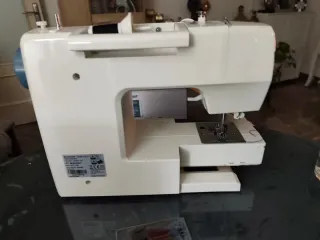 Máquina de coser SilverCrest electrónica