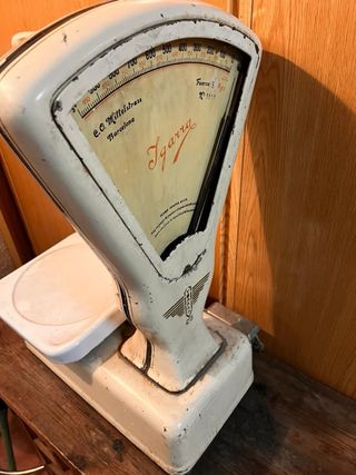 Báscula antigua de tendero