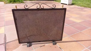 Protector de chispas metálico