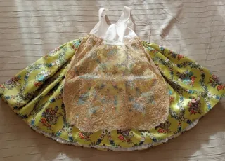 Traje de fallera niña 2-3 años.Incl. 2 par zapatos