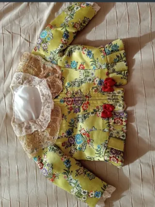 Traje de fallera niña 2-3 años.Incl. 2 par zapatos