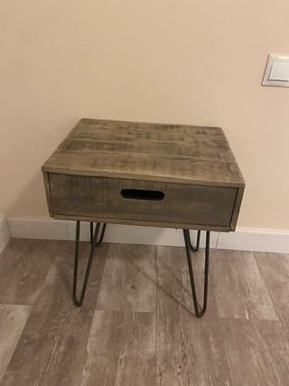 Mesita de noche madera y metal