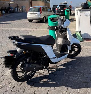 Peugeot Tweet 2025 Scooter Blanco