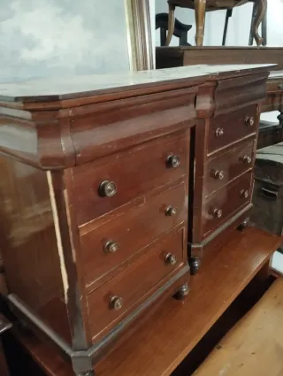 Mesitas de noche antiguas de madera