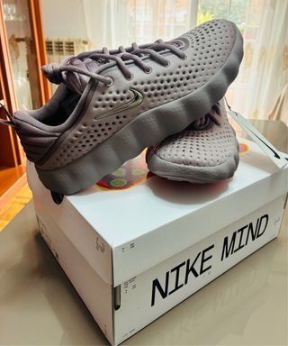 Nike Wmns MIND 002 Violeta Talla 39