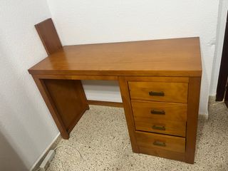 Escritorio de madera maciza color miel