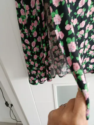 Falda floral de Zara