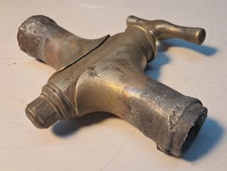 LLAVE DE PASO DE LATON ANTIGUA