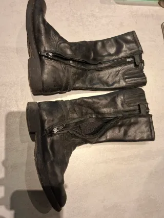 Due paia di stivali Geox in pelle n.31