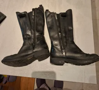 Due paia di stivali Geox in pelle n.31