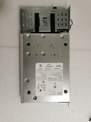 Router Cisco C1111-8p, orejas y bandeja incluidas.