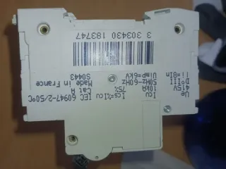 Magnetotérmico Merlin Gerin 4 polos C120N