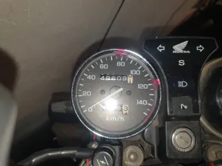 Honda CB250 Naked Negra