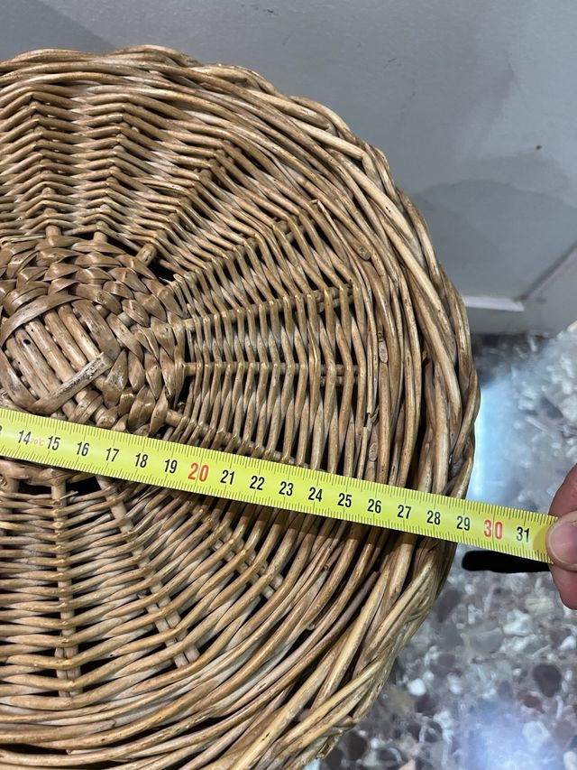 Cesto de mimbre con tapa