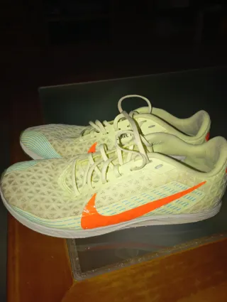 Zapatillas de atletismo de clavos