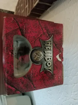 Hellboy DVD + Busto Coleccionista
