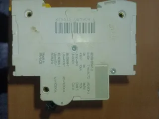 Magnetotérmico 4 polos Schneider C120N D 80A