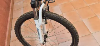 Bicicleta Monty KY12 Blanca