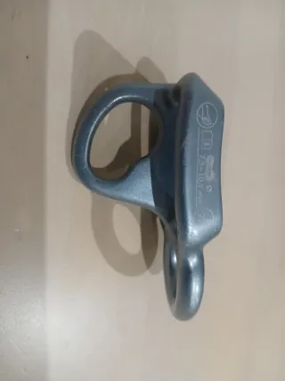 Kong Ghost Descensor Asegurador Ligero 65gr