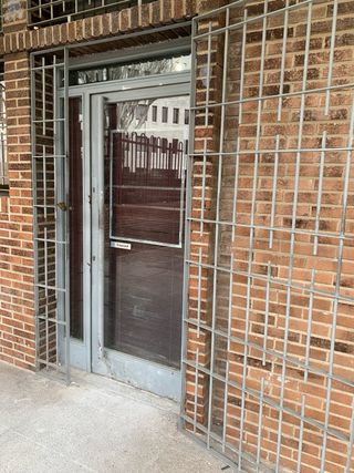 Puerta hierro y cristal