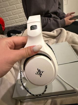 PS4 (PlayStation 4) Blanca Refrigerador y cascos.