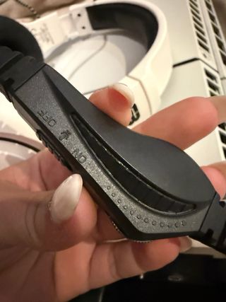 PS4 (PlayStation 4) Blanca Refrigerador y cascos.