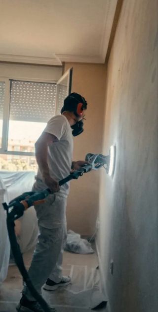 Pintor de paredes profesional