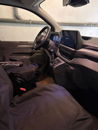 Volkswagen Caravelle 2025