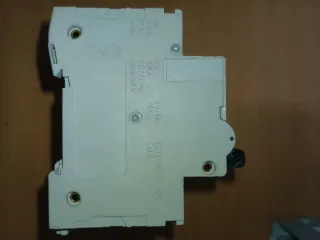 Magnetotérmico Schneider C120N 4 polos