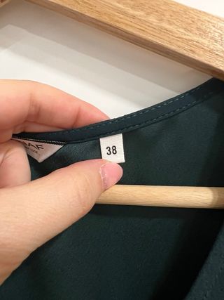 Vestido Naf Naf verde manga larga