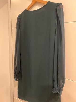 Vestido Naf Naf verde manga larga