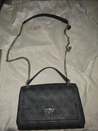 Bolso Guess Negro y Gris