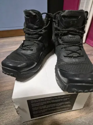 Botas Under Armour Micro G Valsetz Mid Negras