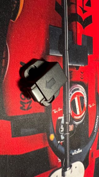 Pulsador push para puerta negro