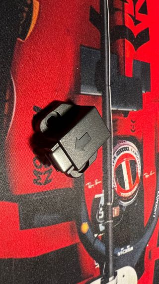 Pulsador push para puerta negro