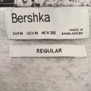 Camiseta Bershka Estampada Talla M
