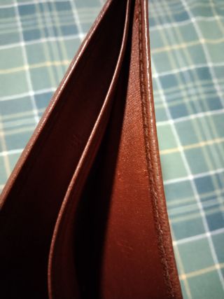 Cartera de piel marrón