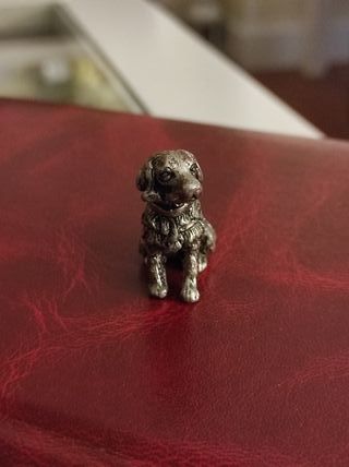 Figura perro metal