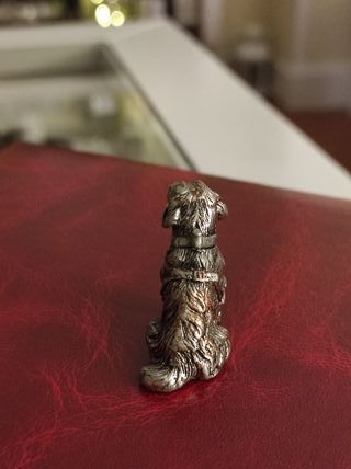 Figura perro metal