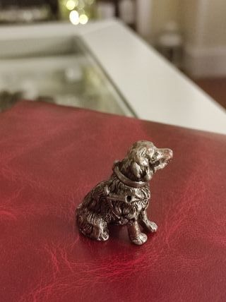Figura perro metal