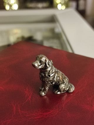 Figura perro metal