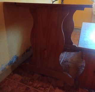 Mesa de banco y pino en Avilés