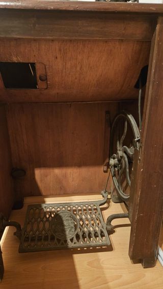 Máquina de coser antigua Wertheim