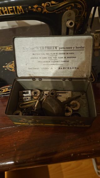 Máquina de coser antigua Wertheim