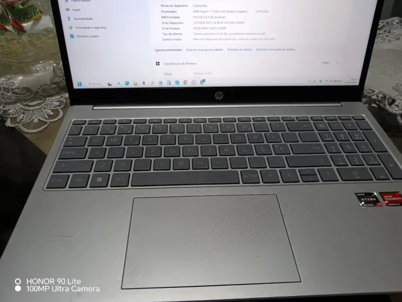 Laptop HP plateado AMD Ryzen 7 16GB RAM