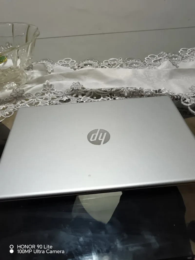 Laptop HP plateado AMD Ryzen 7 16GB RAM afbeelding 3