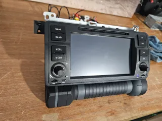 Radio bmw e46 (para reparar) con Pantalla y Cables